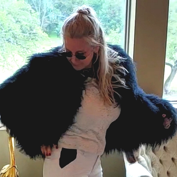 NWT Mongolian Fur Black Coat w/ Large Collar sz L - Picture 11 of 14